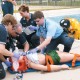 Figurína tonoucího se dospělého člověka s CPR