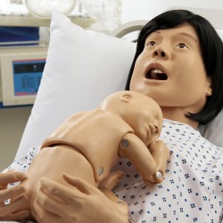 Kompletní emocionálně zajímavá simulace porodu - Lucy